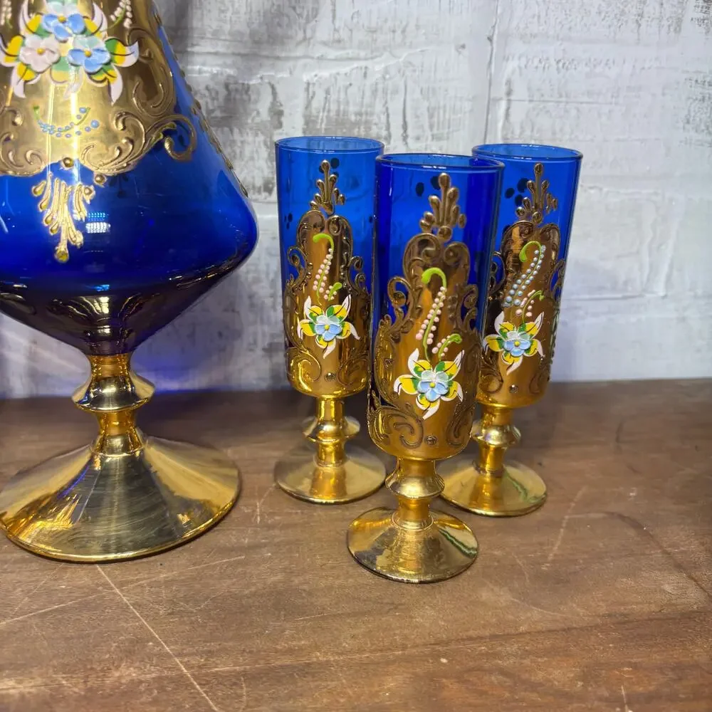 Post Furnishings vintage venetian